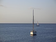 Segelschiff an der Spiaggia di Terranera