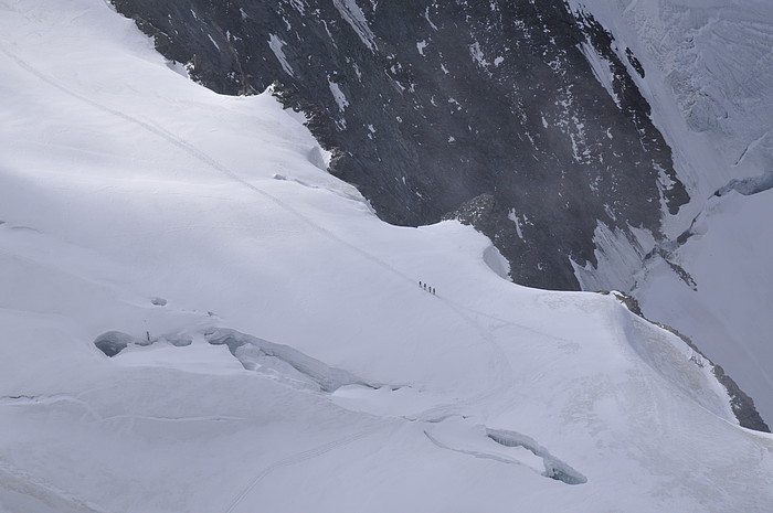 Seilschaft auf dem Rckweg vom Strahlhorn