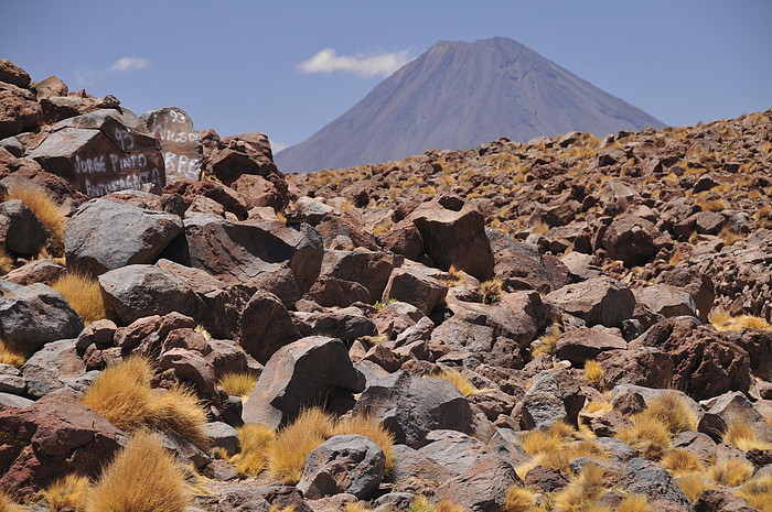 Vulkan stlich des Salar de Atacama