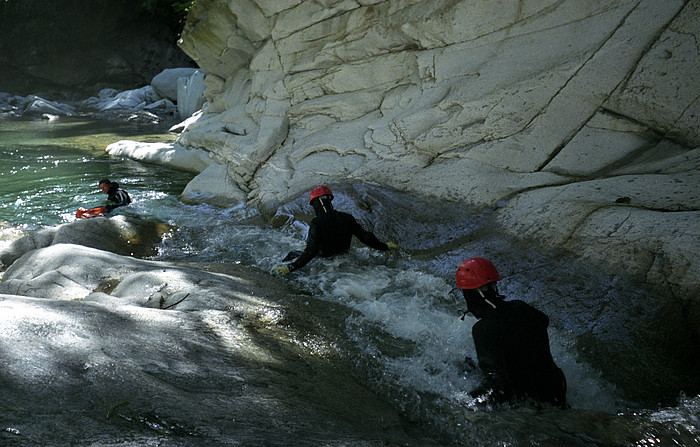 Rutschbahn im Wasserfall