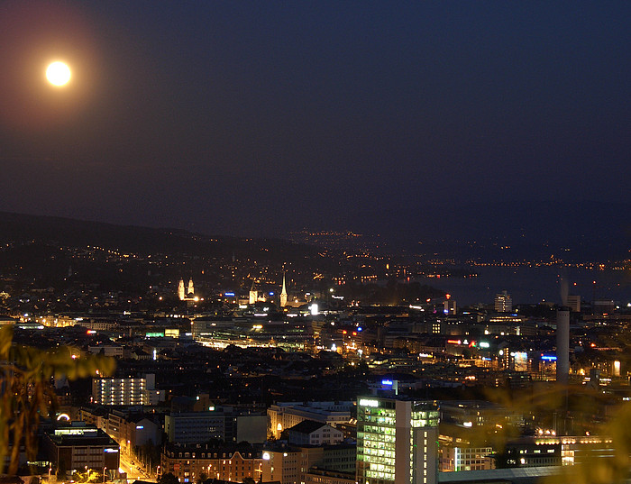 Zrich bei Vollmond